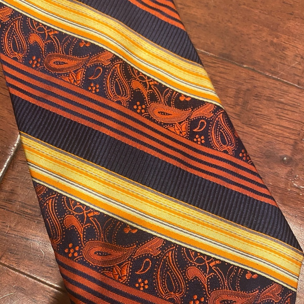 Silk tie - Picture 3 of 5